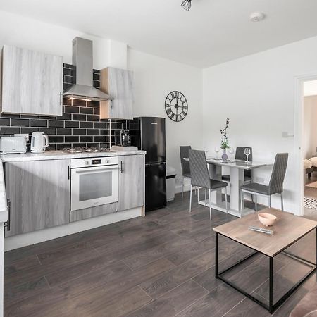 Modern Family Home W/Wi-Fi, Netflix, Self Check-In Лондон Экстерьер фото