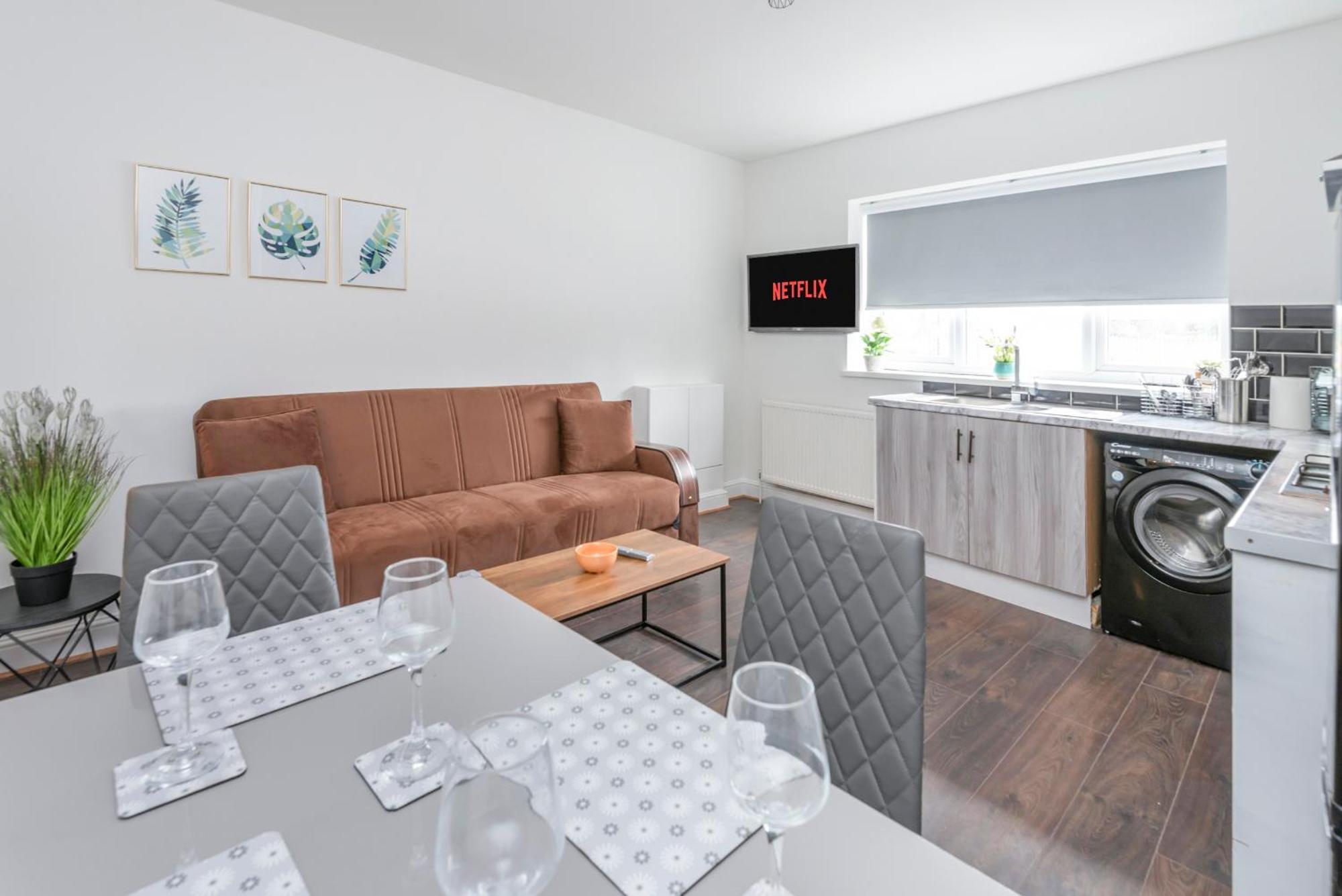 Modern Family Home W/Wi-Fi, Netflix, Self Check-In Лондон Экстерьер фото