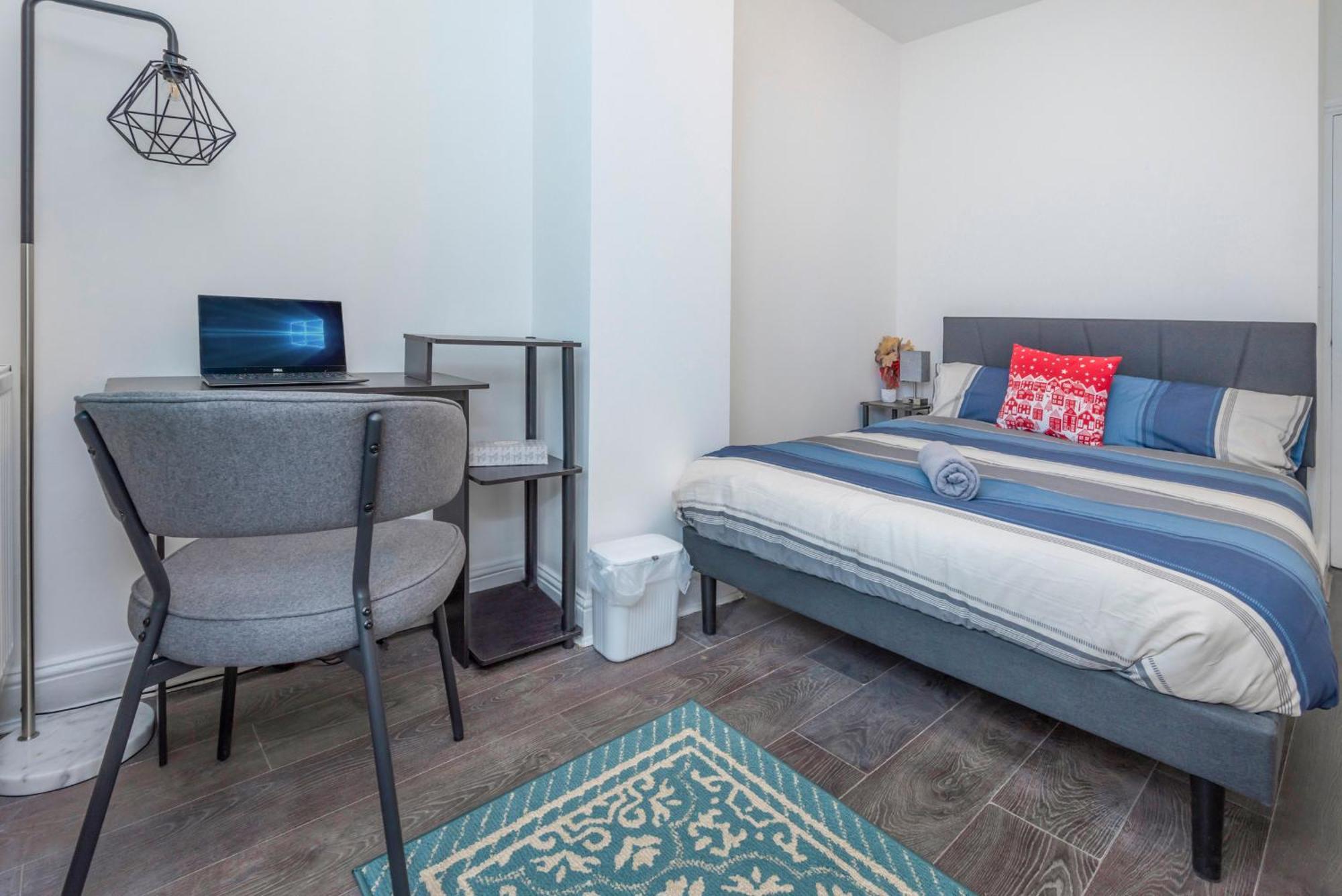 Modern Family Home W/Wi-Fi, Netflix, Self Check-In Лондон Экстерьер фото